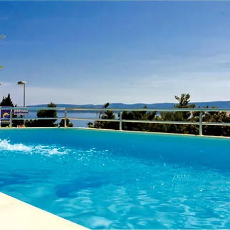 1 Bedroom Lovely In *