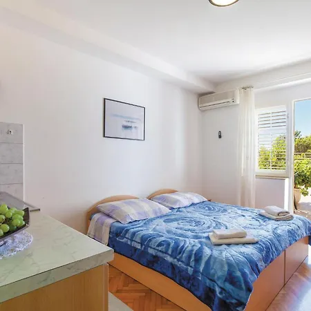 Apartment 1 Bedroom Lovely In *