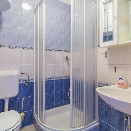 Apartment 1 Bedroom Lovely In Lokva Rogoznica